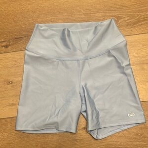 ALO Yoga 5” Women's Light Blue Shorts